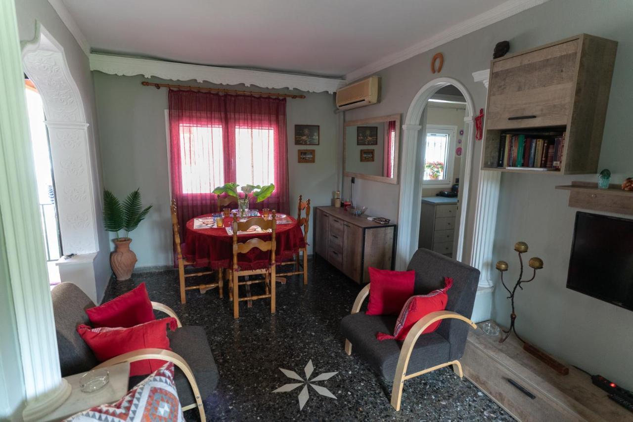 Villa Tilemachos House Kato Garouna Esterno foto